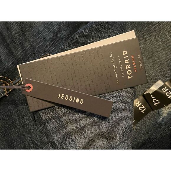 NWT Torrid Premium Womens Blue Dark-Wash Straight-Leg Jeggings Jeans Size 12R - Picture 10 of 16